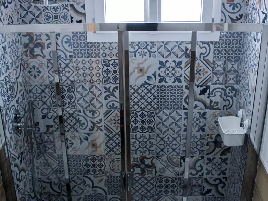 Immagine 4 di Appartamento in affitto  a Carrara