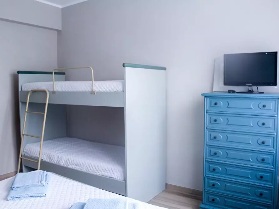 Immagine 7 di Appartamento in affitto  a Carrara