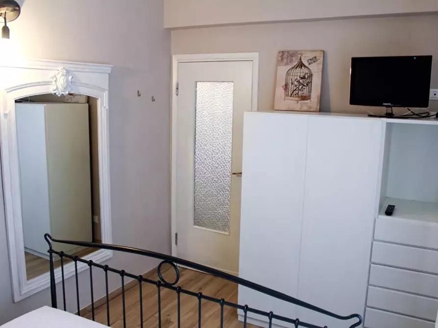 Immagine 5 di Appartamento in affitto  a Carrara