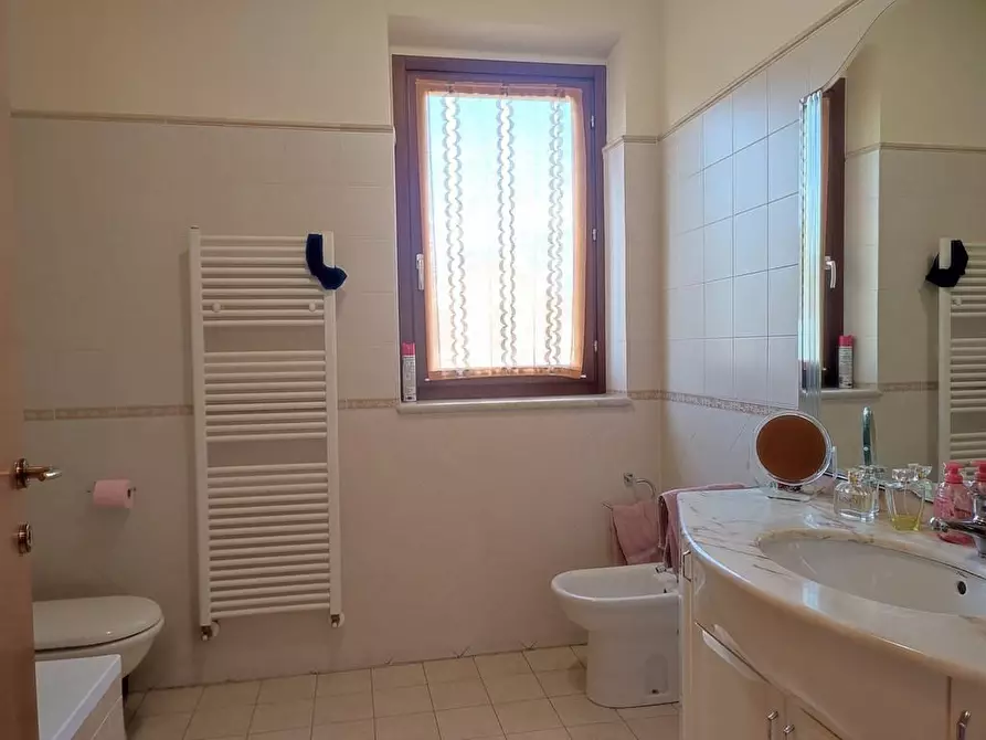 Immagine 17 di Appartamento in vendita  a Carrara