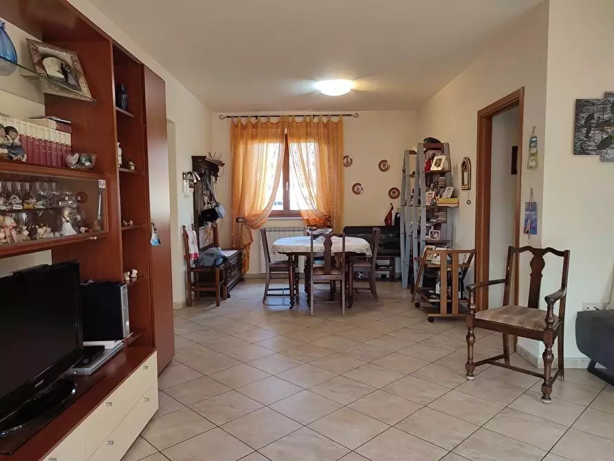 Immagine 3 di Appartamento in vendita  a Carrara