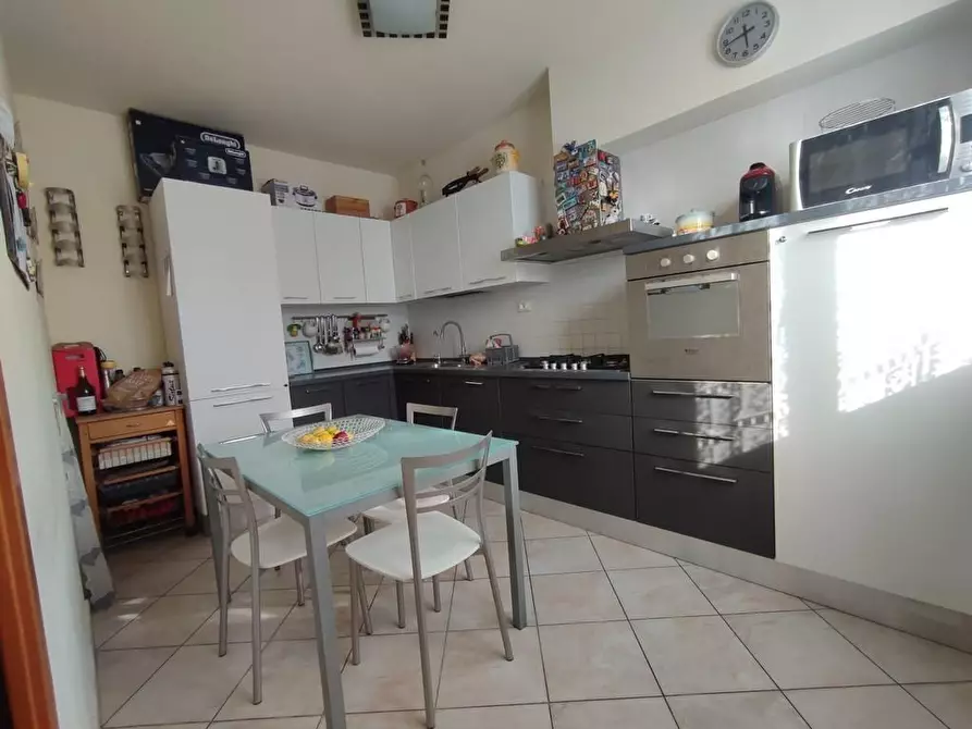 Immagine 10 di Appartamento in vendita  a Carrara