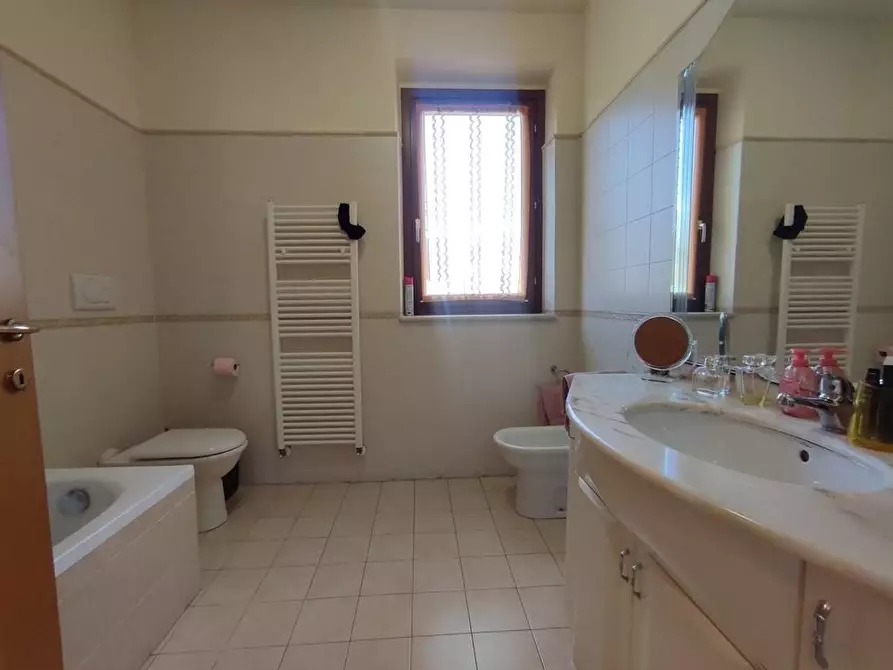 Immagine 15 di Appartamento in vendita  a Carrara