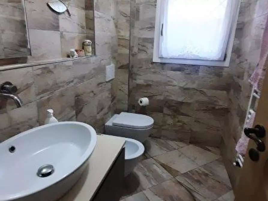 Immagine 16 di Villetta a schiera in vendita  a Vicopisano