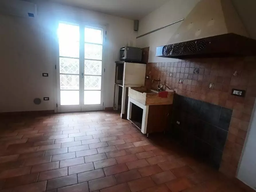 Immagine 44 di Villetta a schiera in vendita  a Vicopisano