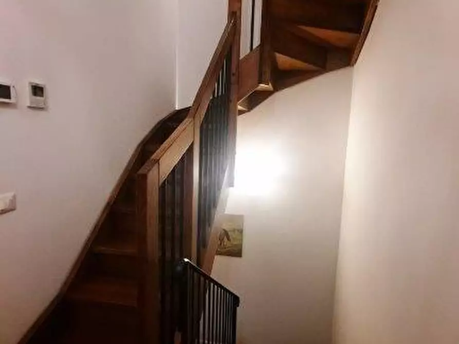 Immagine 40 di Villetta a schiera in vendita  a Vicopisano