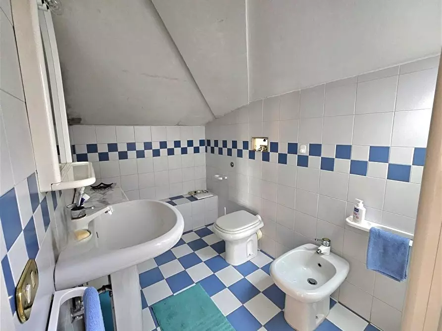 Immagine 21 di Appartamento in vendita  a Massa