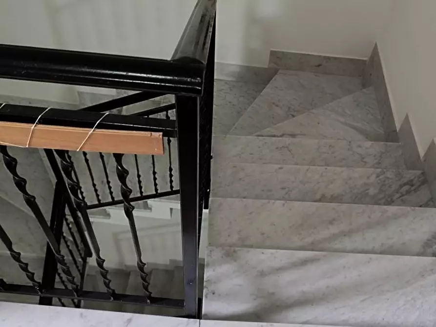 Immagine 26 di Appartamento in vendita  a Ortonovo