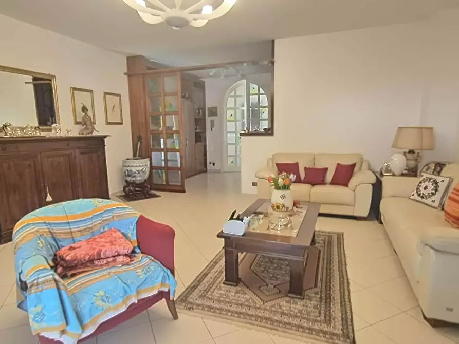 Immagine 4 di Villetta a schiera in vendita  a Carrara