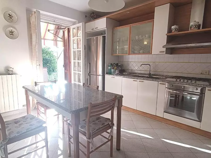 Immagine 5 di Villetta a schiera in vendita  a Carrara