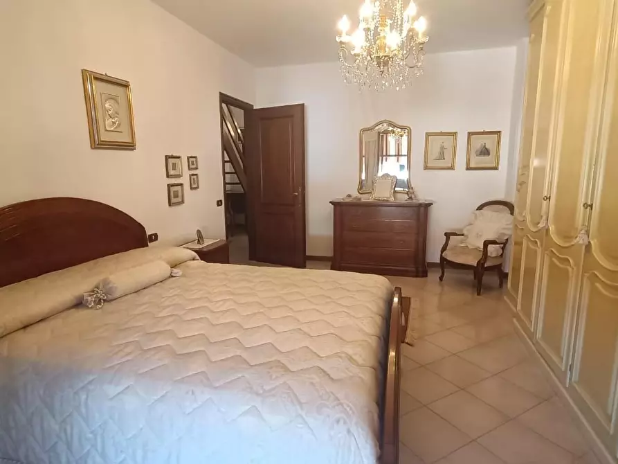 Immagine 10 di Villetta a schiera in vendita  a Carrara