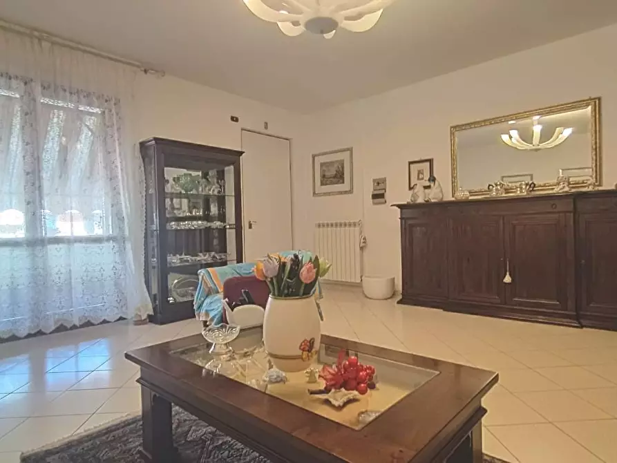 Immagine 3 di Villetta a schiera in vendita  a Carrara