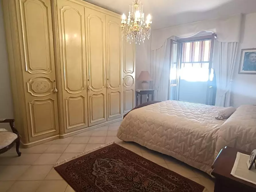 Immagine 9 di Villetta a schiera in vendita  a Carrara