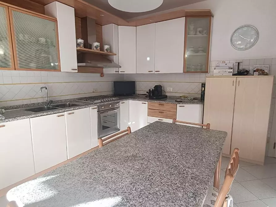 Immagine 22 di Villetta a schiera in vendita  a Carrara