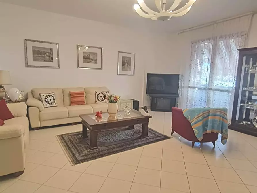 Immagine 21 di Villetta a schiera in vendita  a Carrara