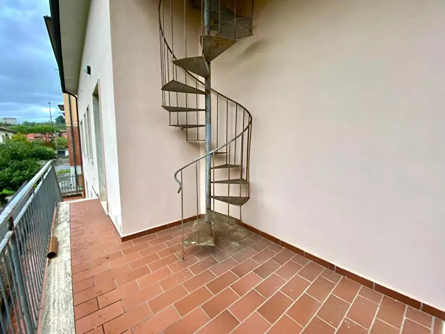 Immagine 19 di Villa in vendita  a Santa Maria A Monte