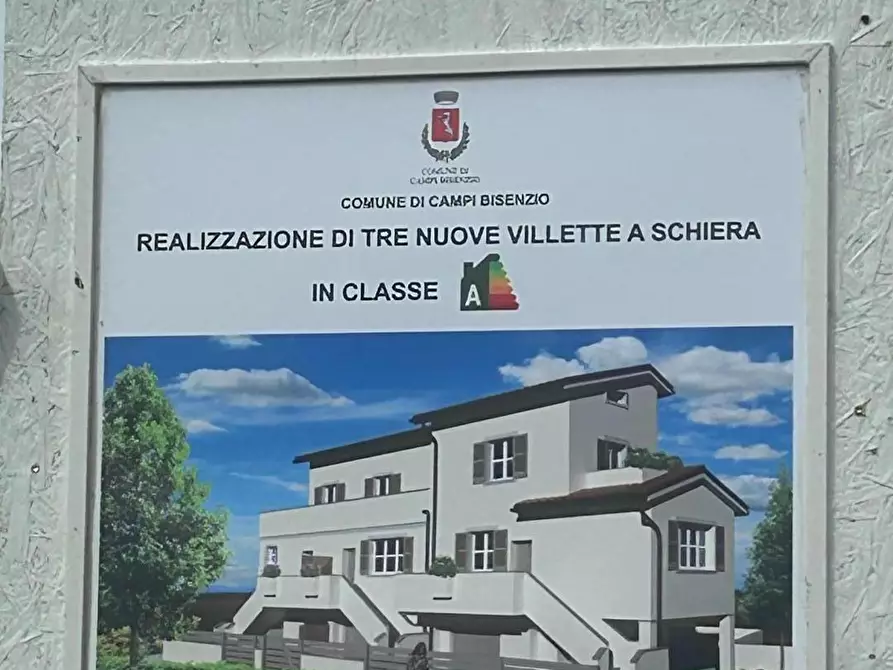 Immagine 1 di Villetta a schiera in vendita  a Campi Bisenzio