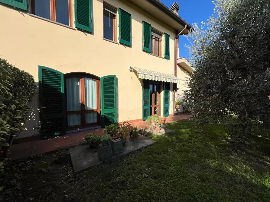 Immagine 5 di Villa in vendita  a Empoli