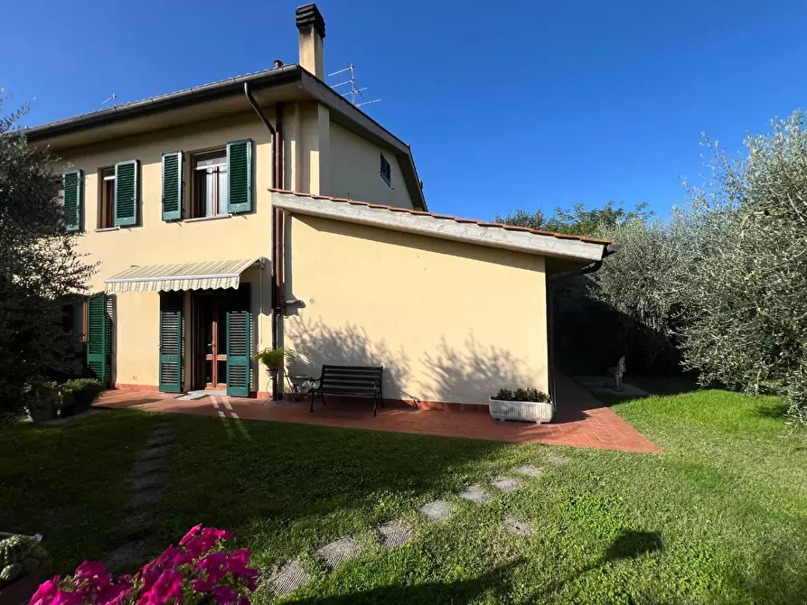 Immagine 3 di Villa in vendita  a Empoli