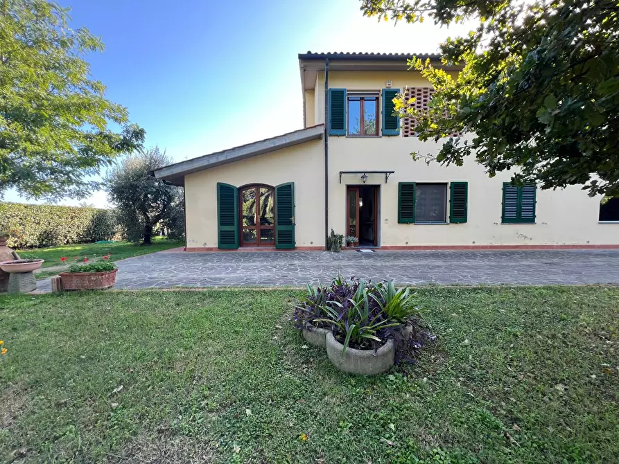Immagine 2 di Villa in vendita  a Empoli