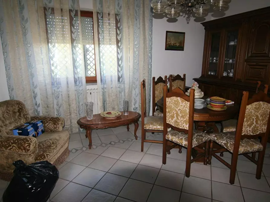 Immagine 7 di Villa in vendita  a Carrara