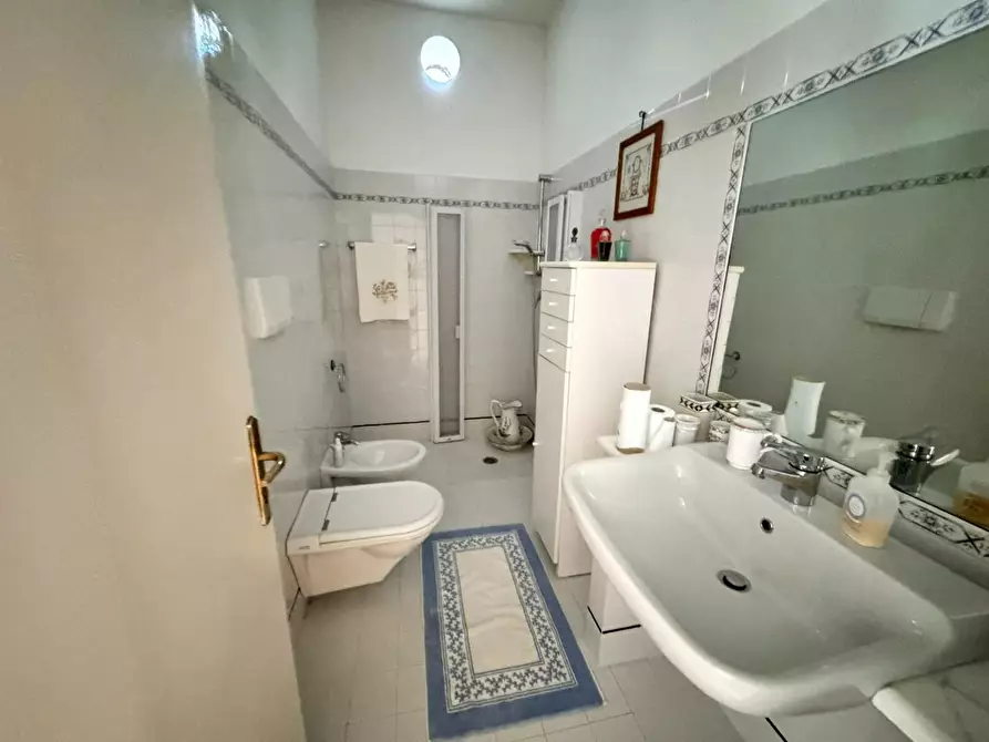 Immagine 21 di Casa indipendente in vendita  a Pietrasanta