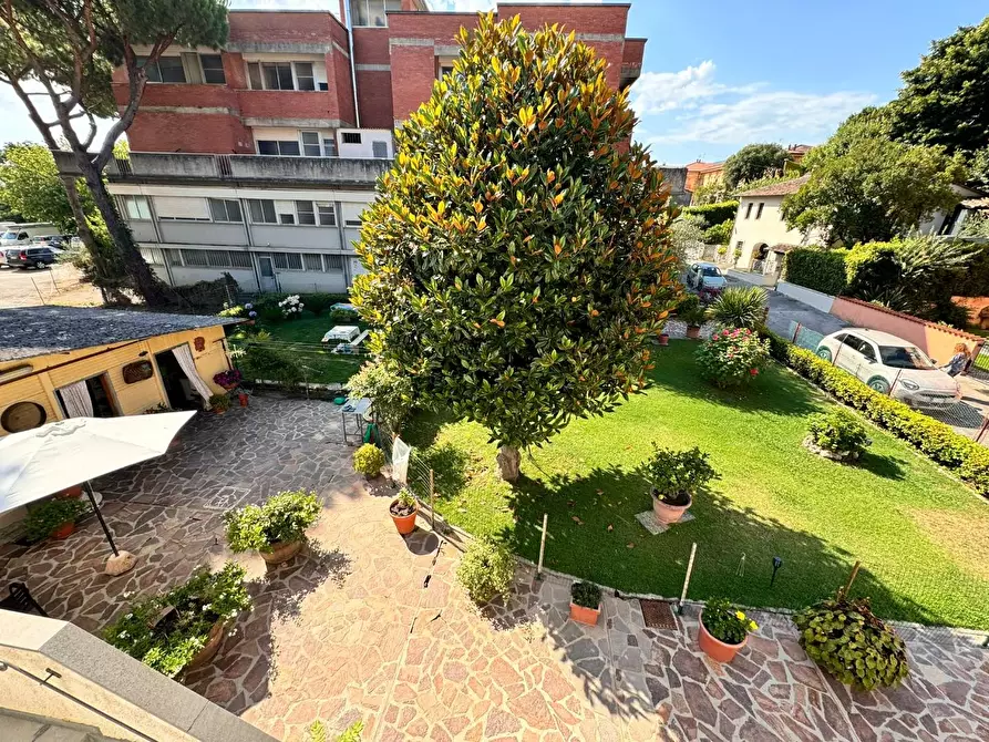 Immagine 12 di Casa indipendente in vendita  a Pietrasanta