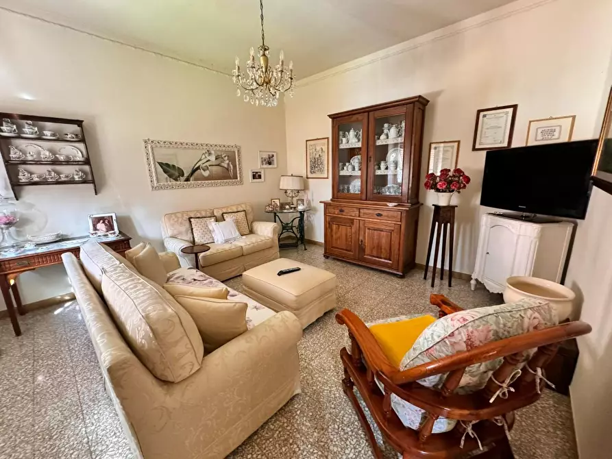 Immagine 2 di Casa indipendente in vendita  a Pietrasanta