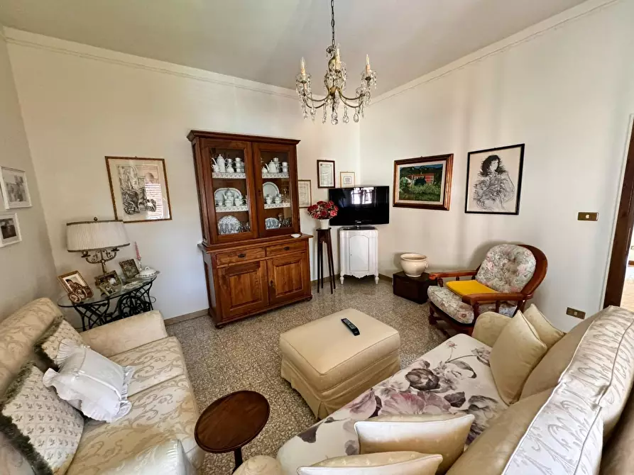 Immagine 3 di Casa indipendente in vendita  a Pietrasanta