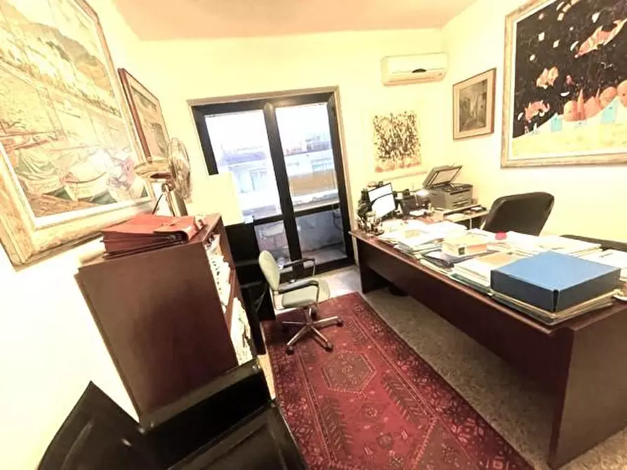 Immagine 6 di Ufficio in vendita  a Massa