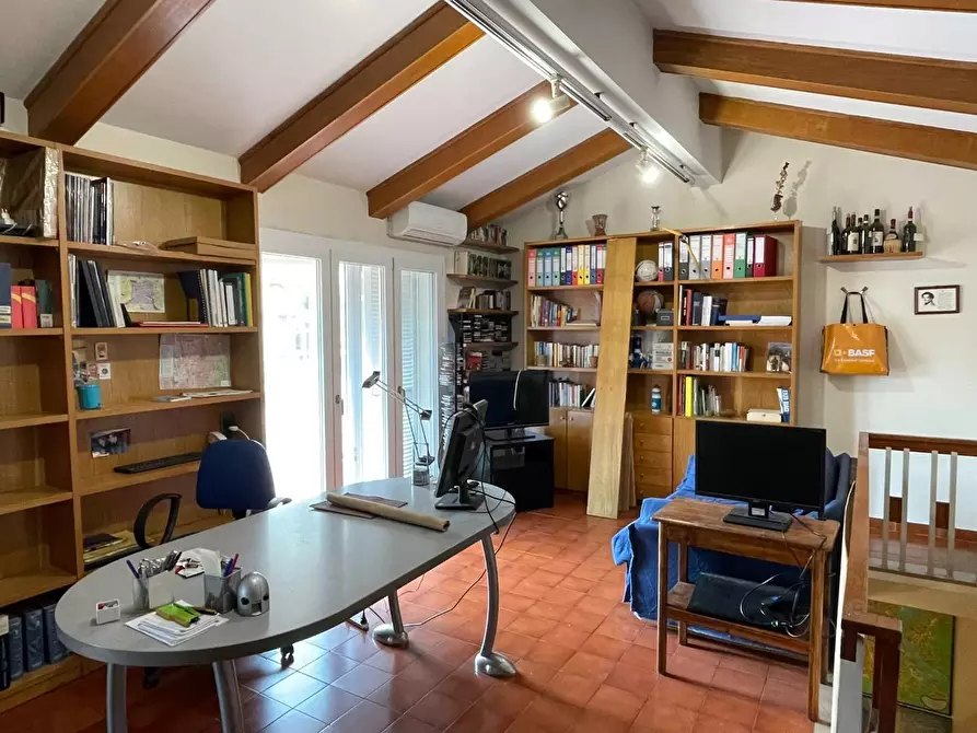 Immagine 46 di Appartamento in vendita  a Empoli