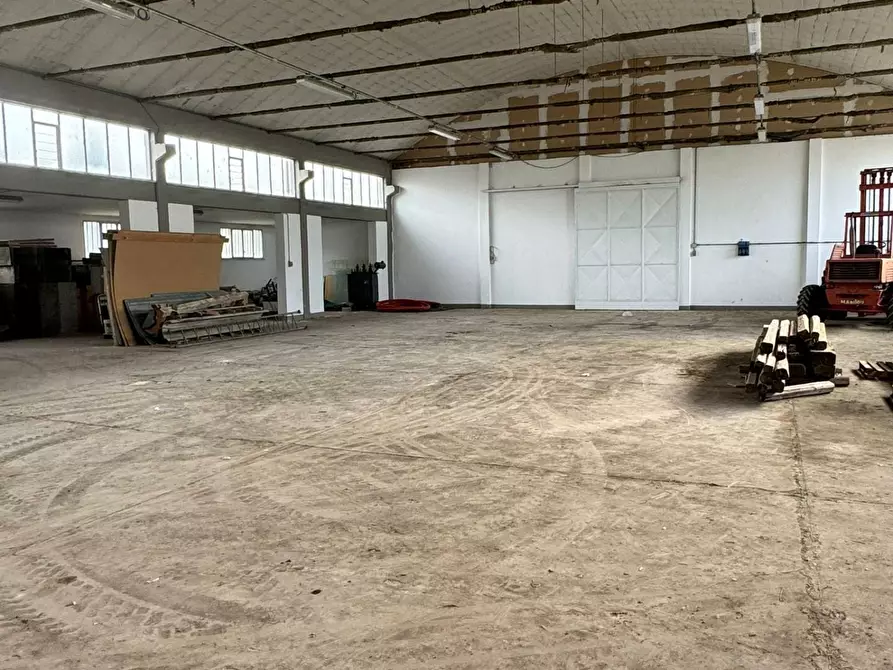 Immagine 16 di Capannone industriale in vendita  a Crespina Lorenzana