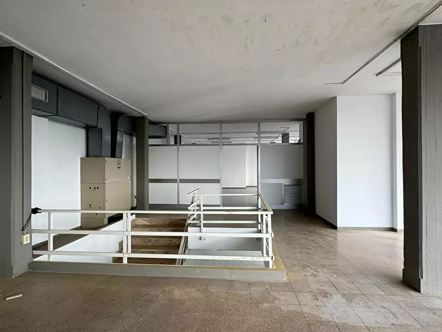 Immagine 8 di Capannone industriale in vendita  a Crespina Lorenzana