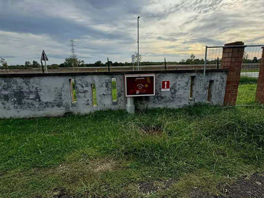 Immagine 12 di Capannone industriale in vendita  a Crespina Lorenzana