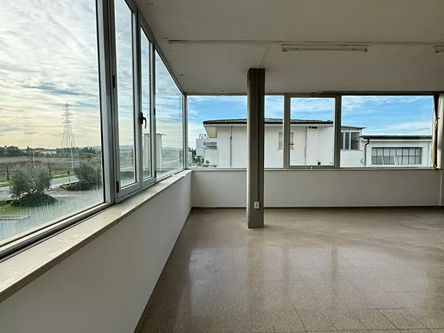 Immagine 7 di Capannone industriale in vendita  a Crespina Lorenzana