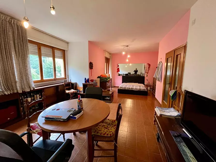 Immagine 1 di Appartamento in vendita  a Pisa