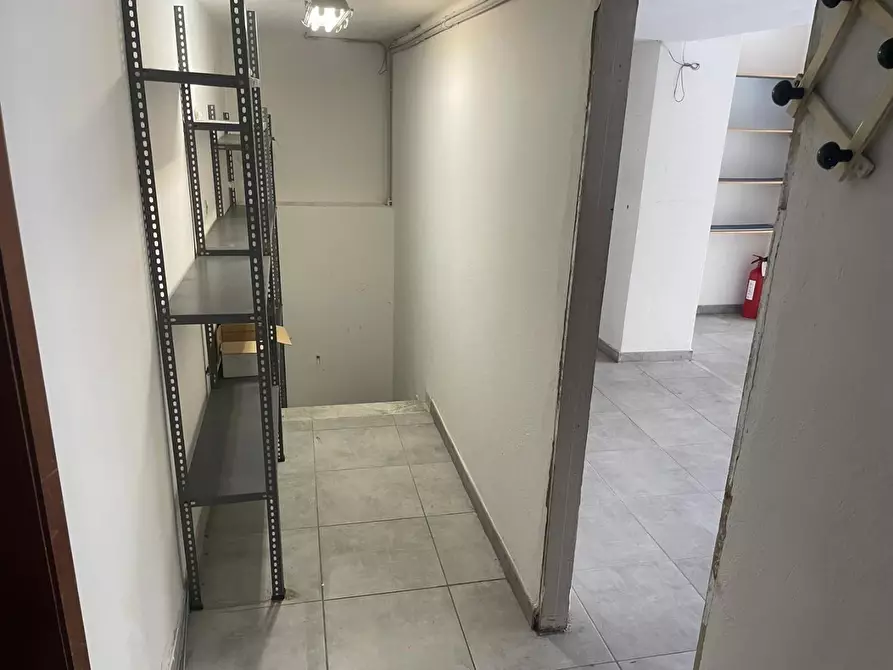 Immagine 16 di Capannone industriale in vendita  a Massa