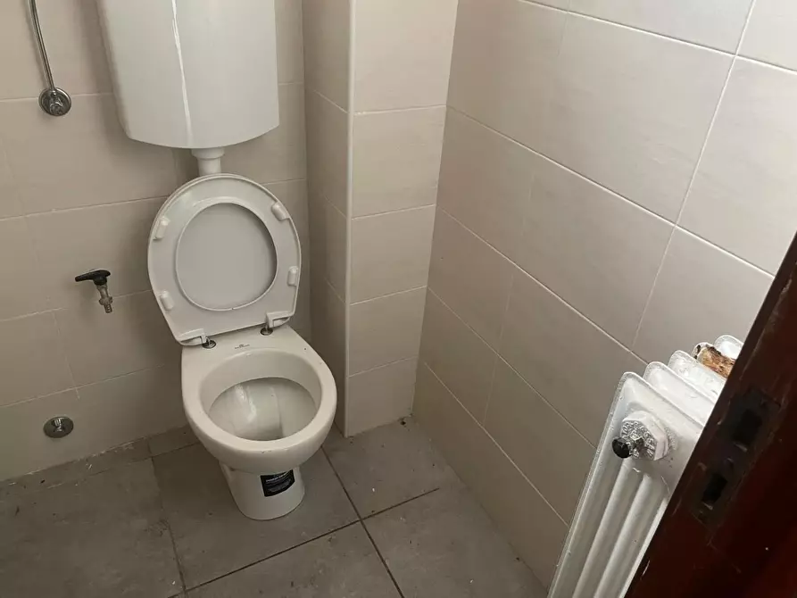 Immagine 15 di Capannone industriale in vendita  a Massa