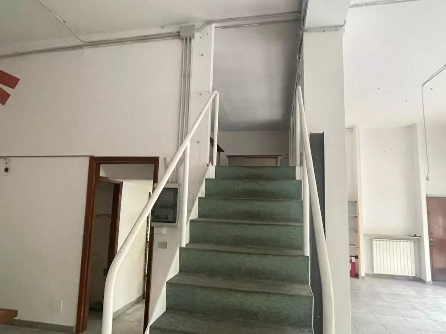 Immagine 11 di Capannone industriale in vendita  a Massa