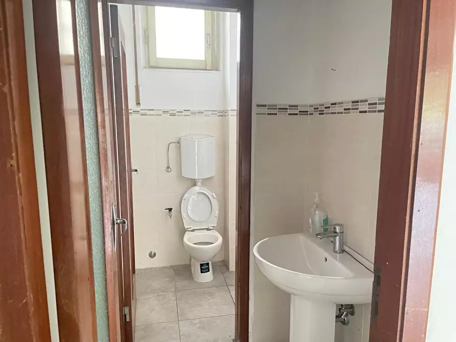 Immagine 13 di Capannone industriale in vendita  a Massa