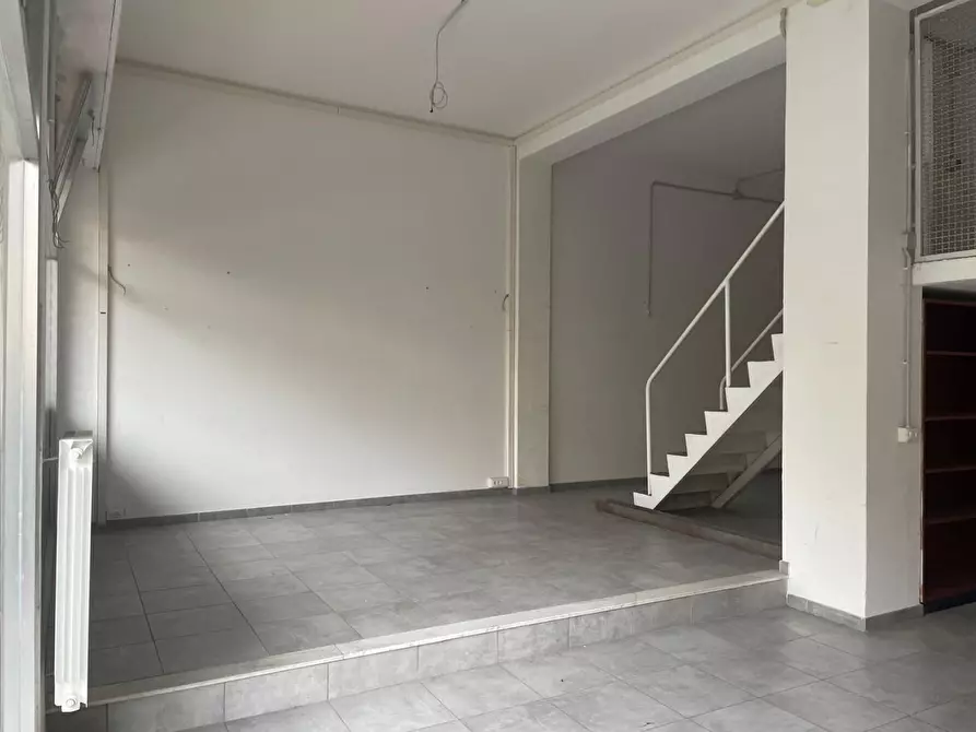 Immagine 5 di Capannone industriale in vendita  a Massa