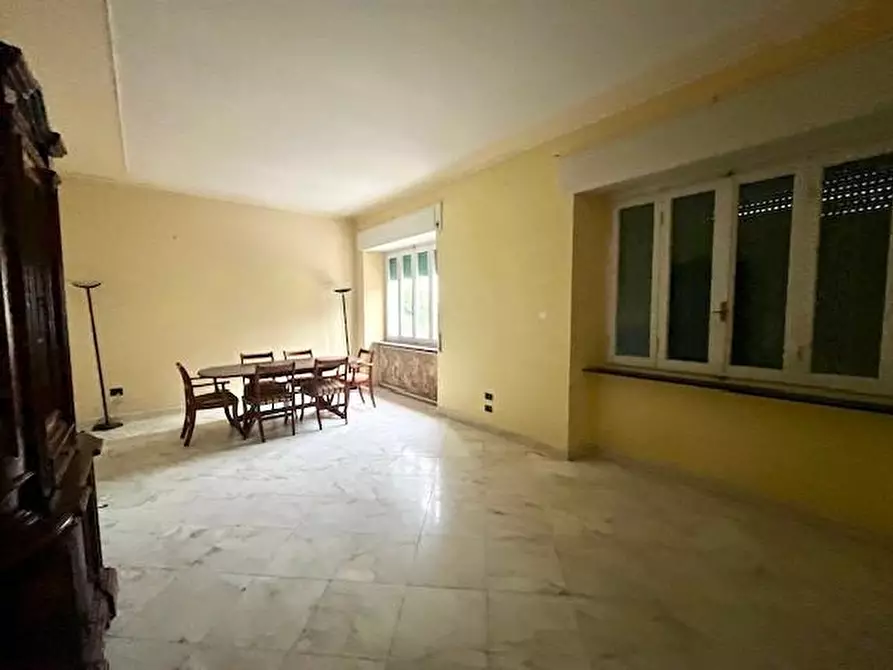 Immagine 5 di Appartamento in vendita  a Massa
