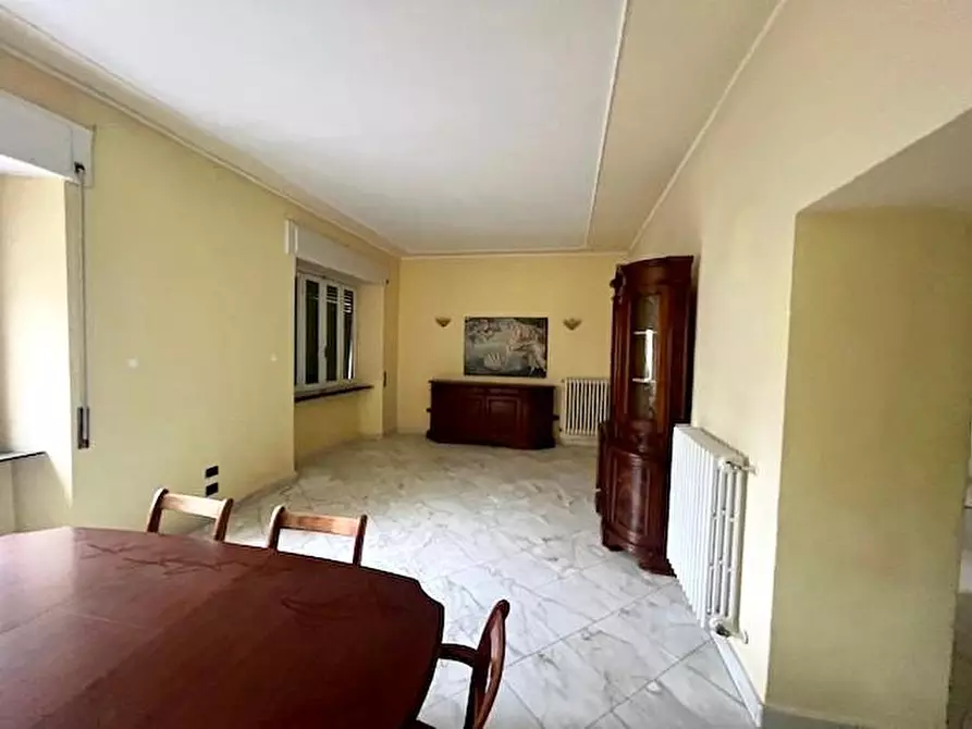 Immagine 3 di Appartamento in vendita  a Massa