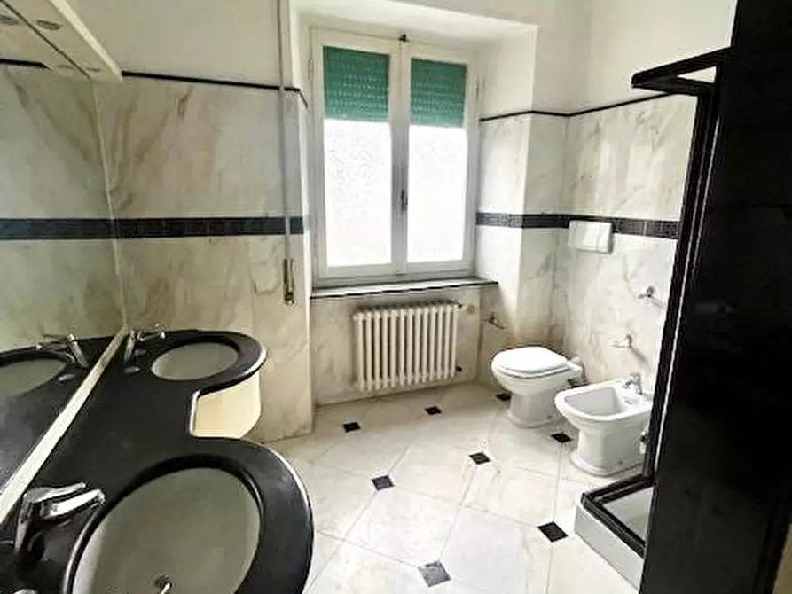 Immagine 17 di Appartamento in vendita  a Massa