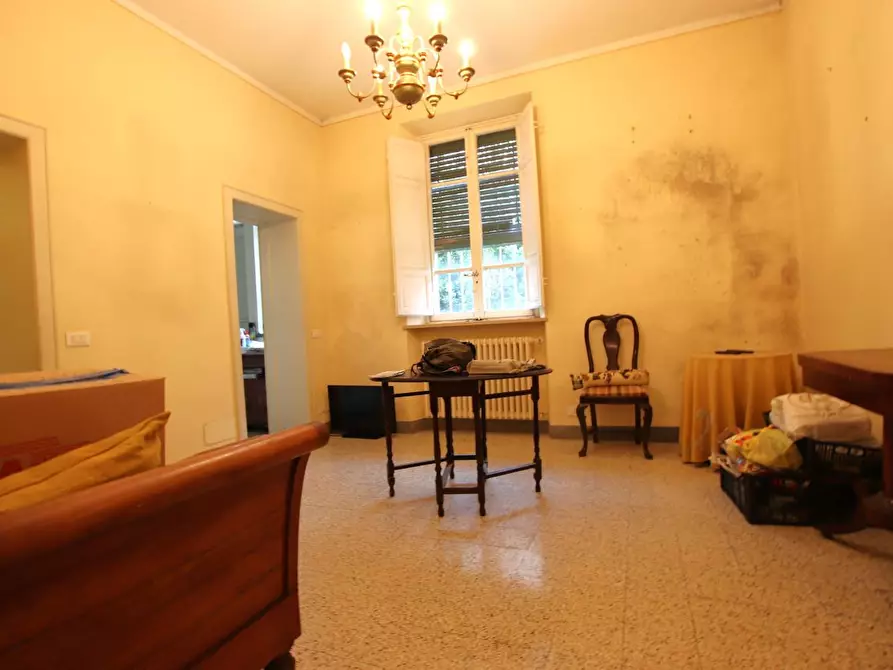 Immagine 3 di Villa in vendita  a Lucca