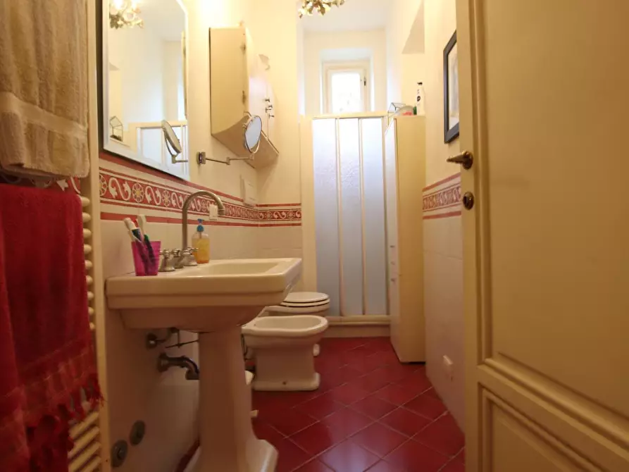 Immagine 8 di Villa in vendita  a Lucca