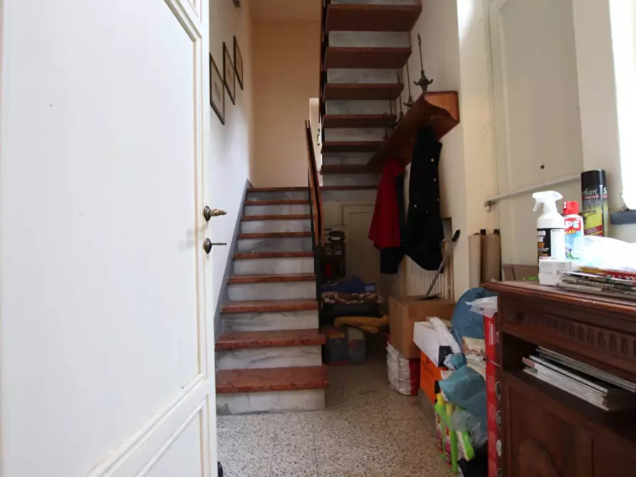 Immagine 10 di Villa in vendita  a Lucca