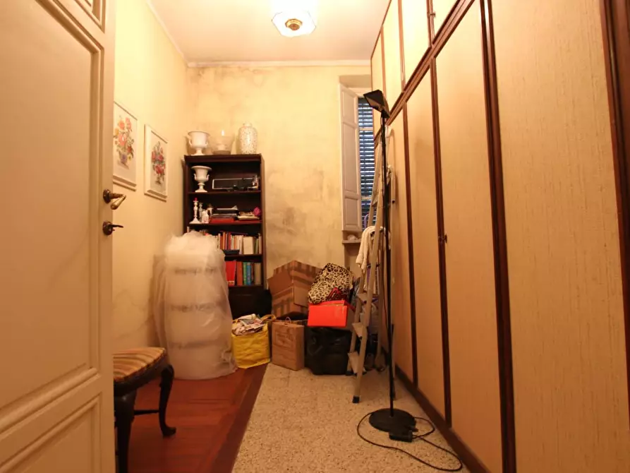 Immagine 9 di Villa in vendita  a Lucca