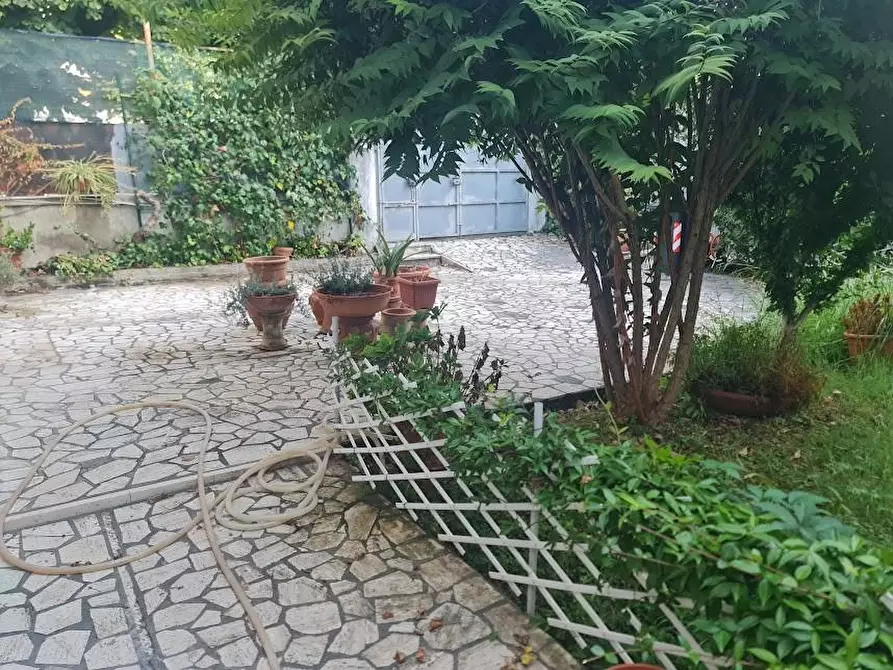 Immagine 25 di Villa in vendita  a Carrara