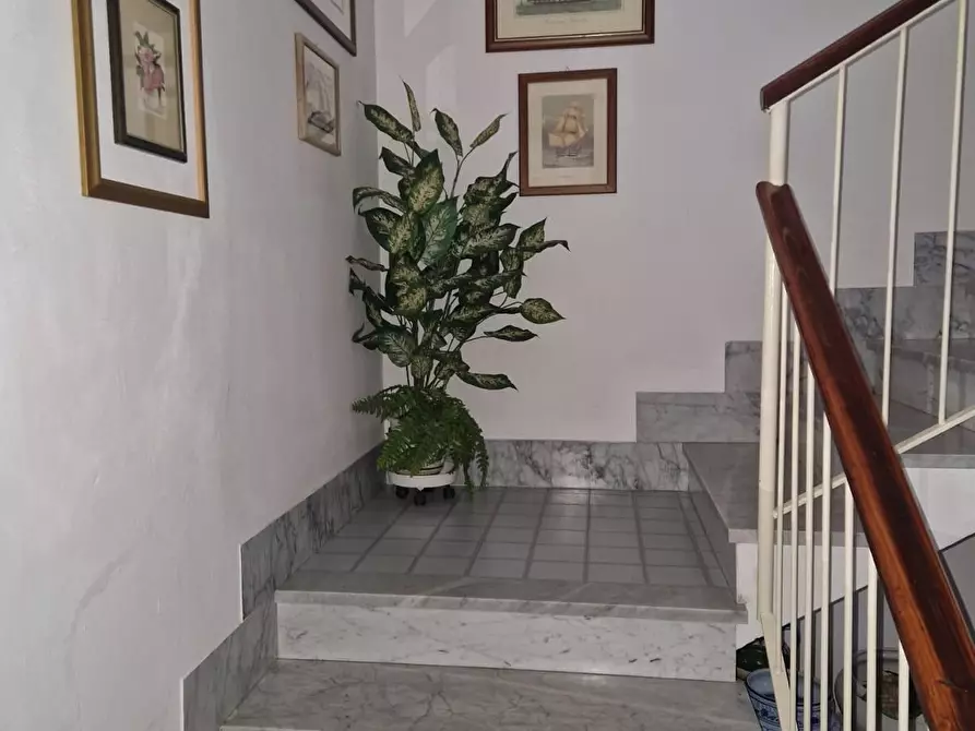 Immagine 9 di Villa in vendita  a Carrara